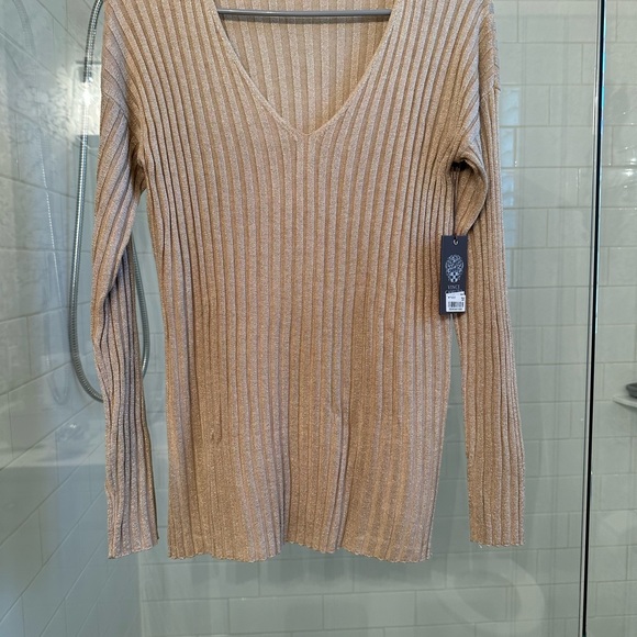 NWT VINCE CAMUTO MATALIC GOLD RIBBED STRIPE LUREX V NECK SWEATER - Picture 3 of 11